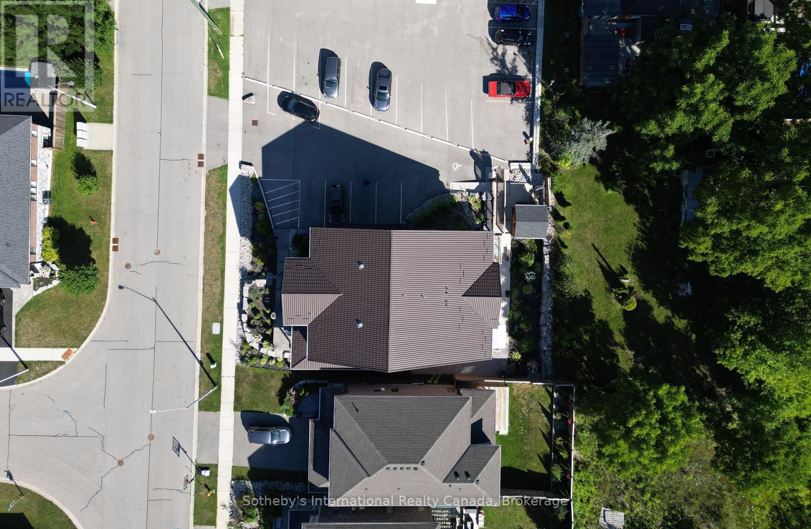 2 BALMORAL STREET