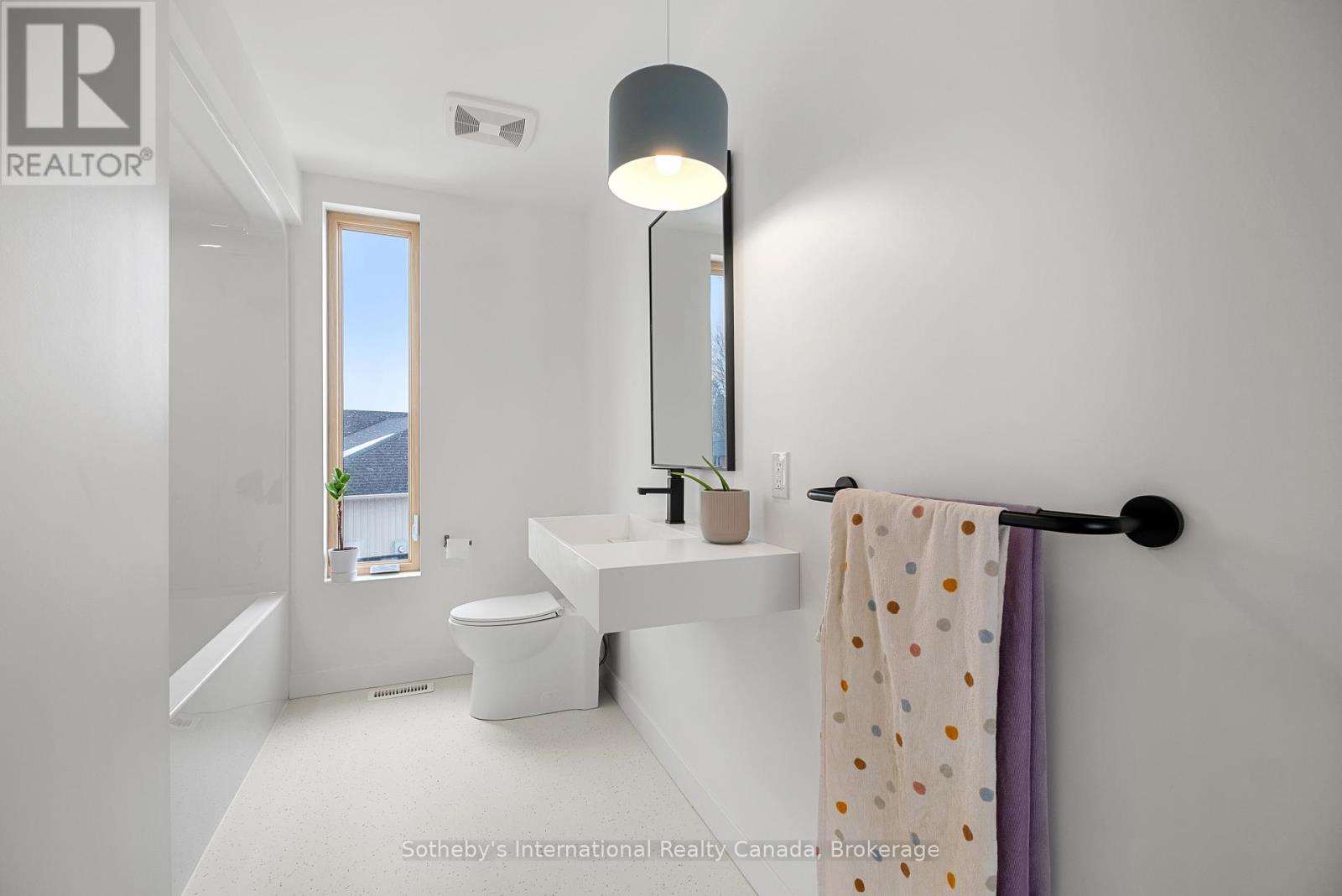 24 WILLIAM STREET W