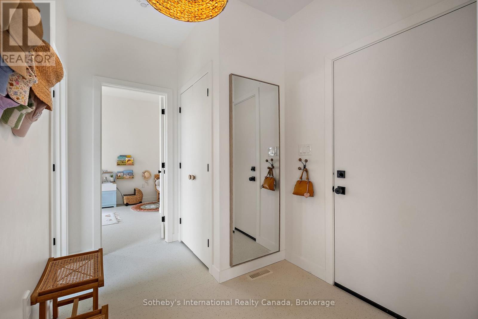 24 WILLIAM STREET W
