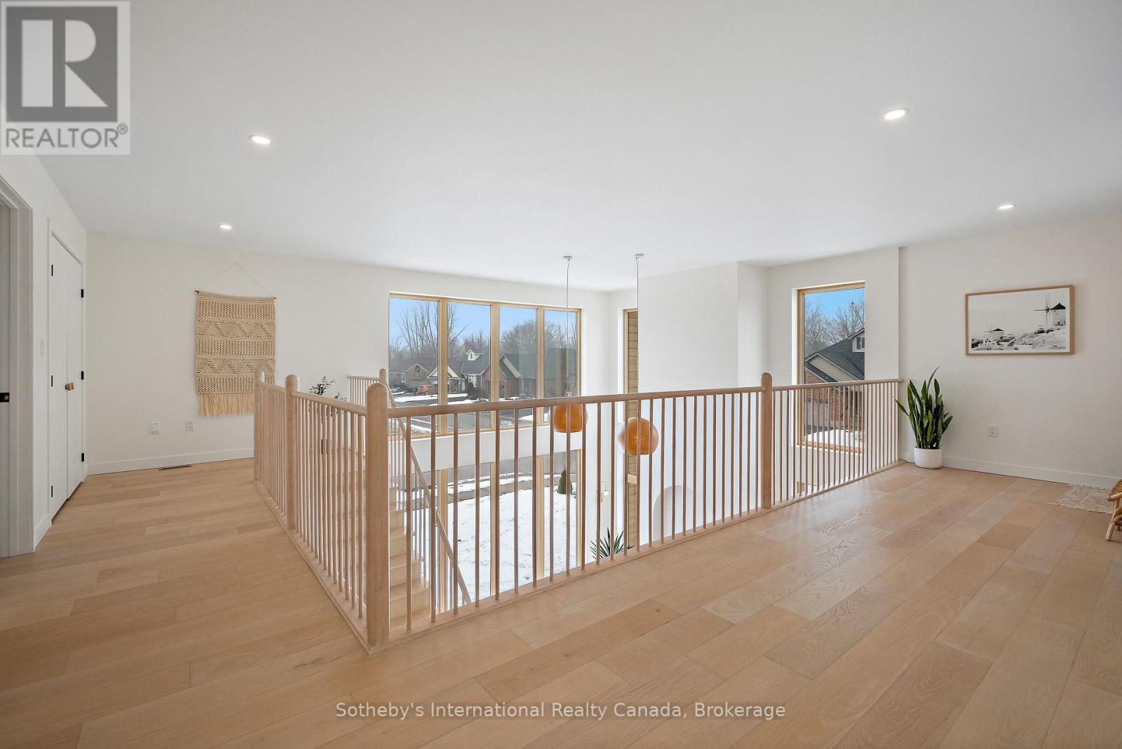 24 WILLIAM STREET W