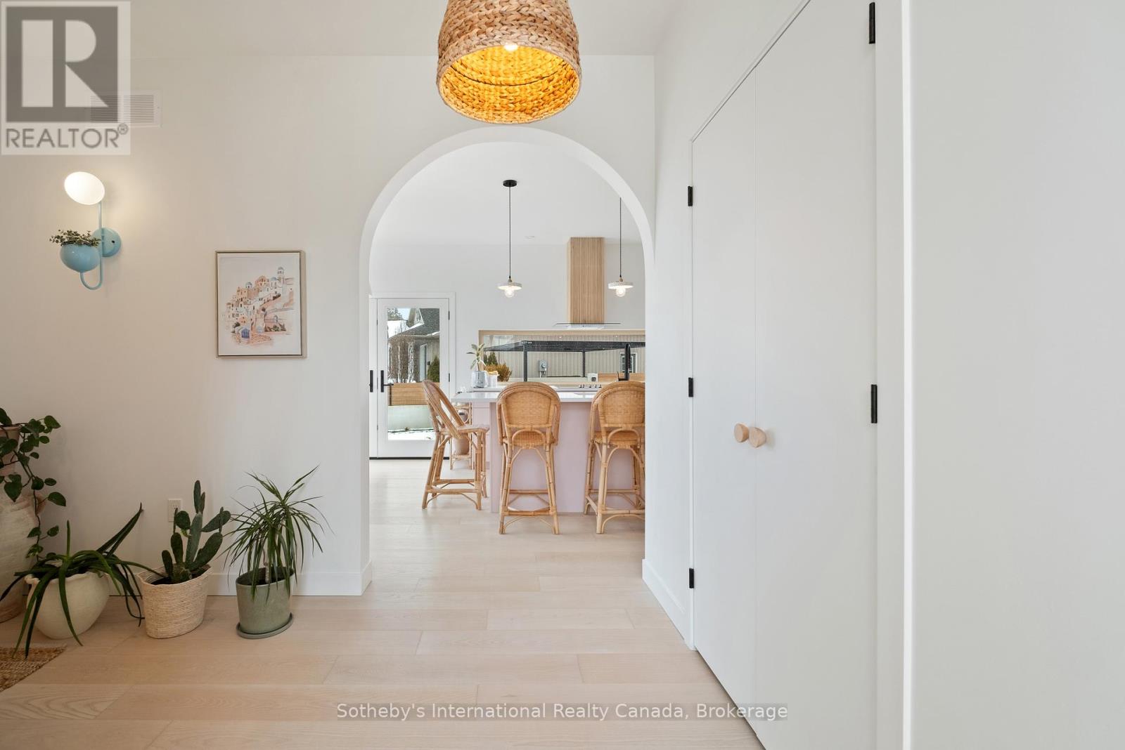 24 WILLIAM STREET W