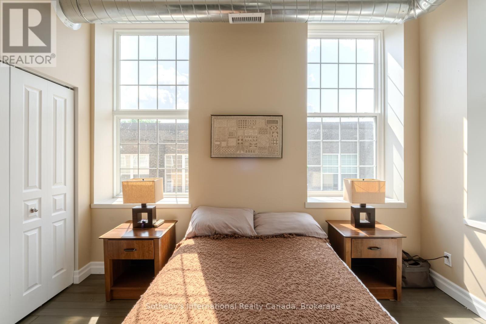 402 - 140 WEST RIVER STREET