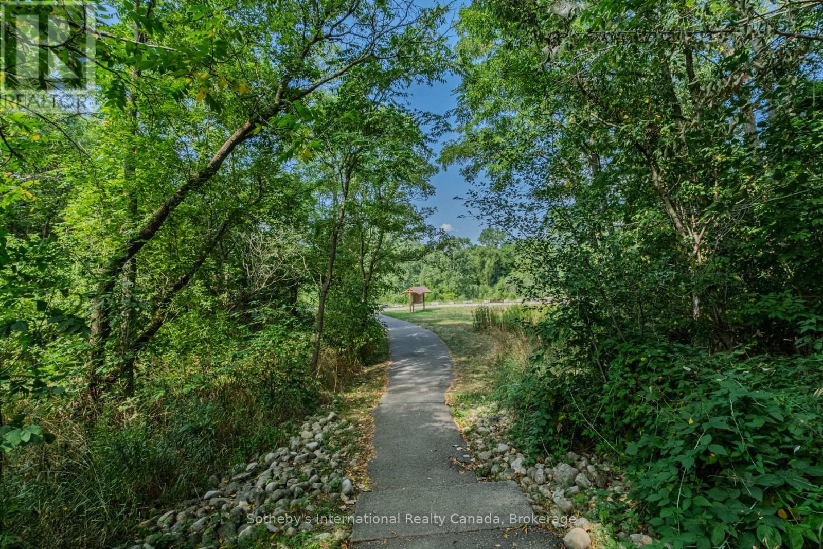 402 - 140 WEST RIVER STREET