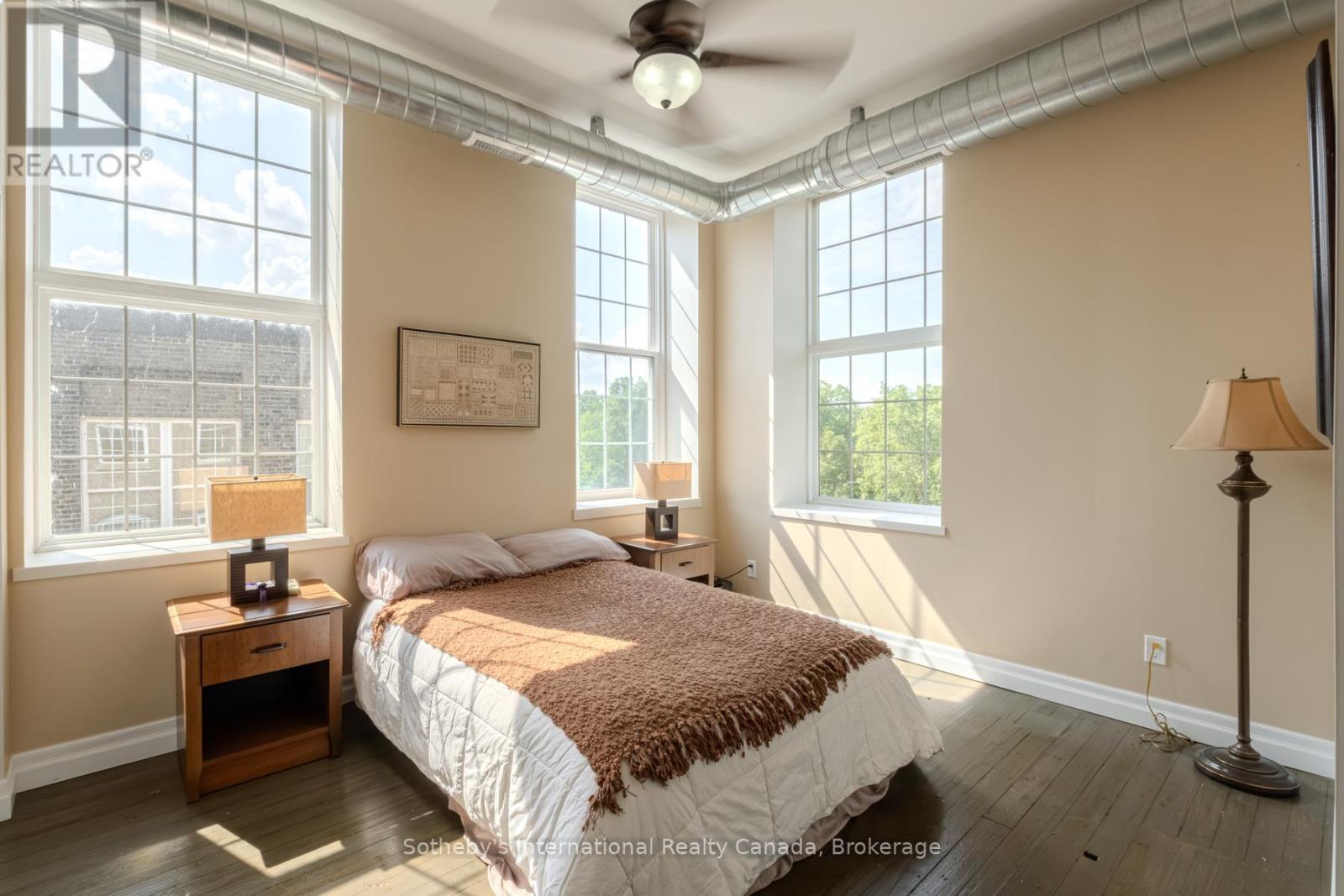 402 - 140 WEST RIVER STREET