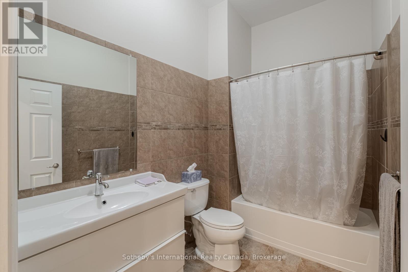 402 - 140 WEST RIVER STREET
