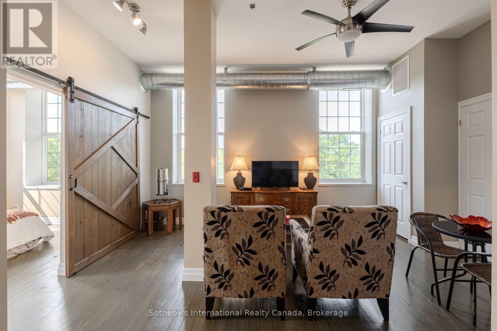 402 - 140 WEST RIVER STREET