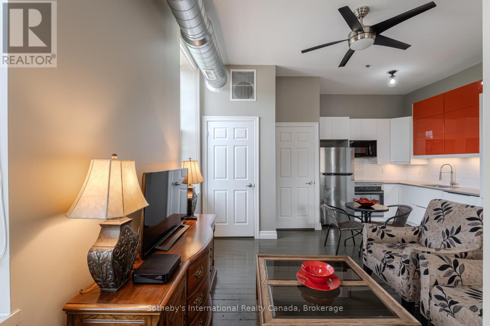 402 - 140 WEST RIVER STREET