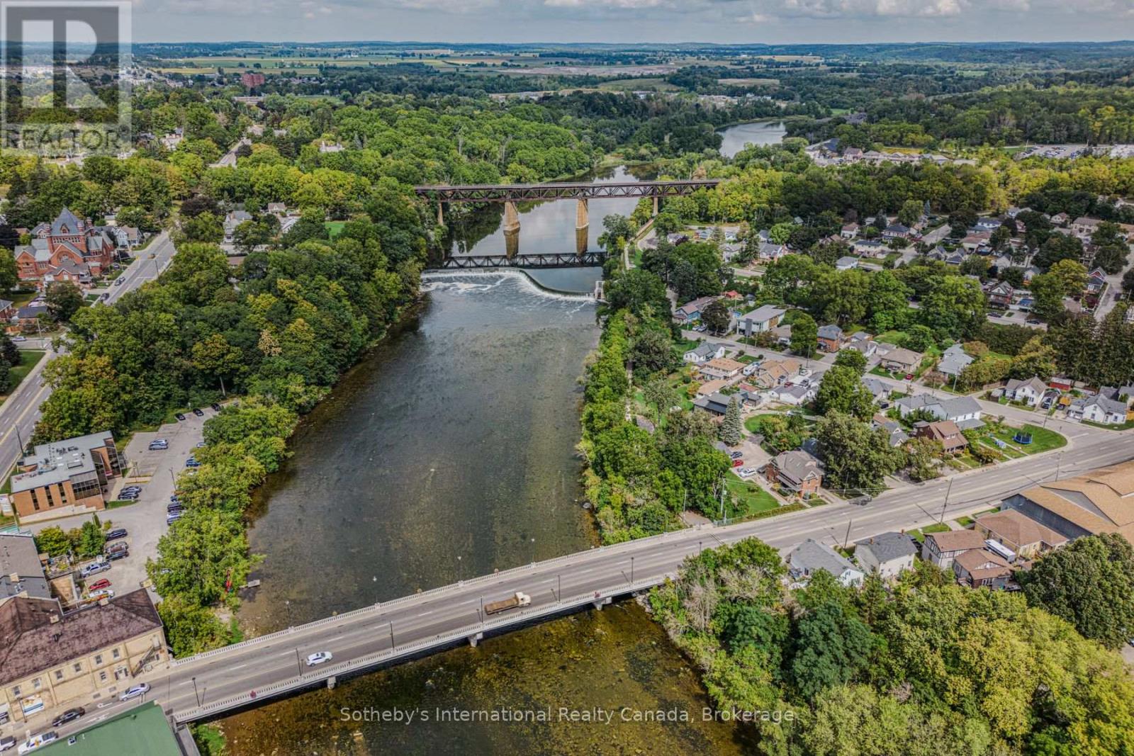 402 - 140 WEST RIVER STREET