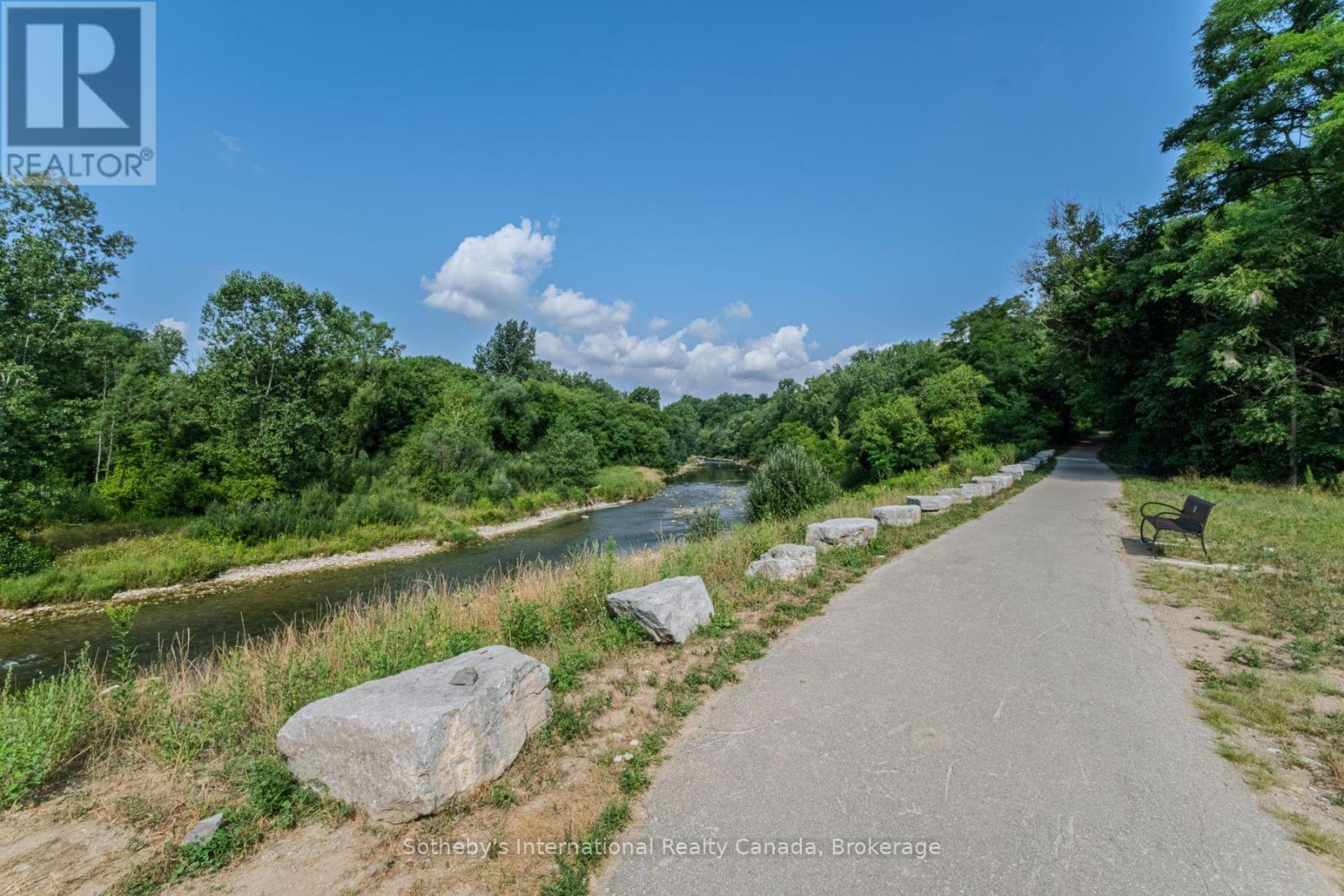 402 - 140 WEST RIVER STREET