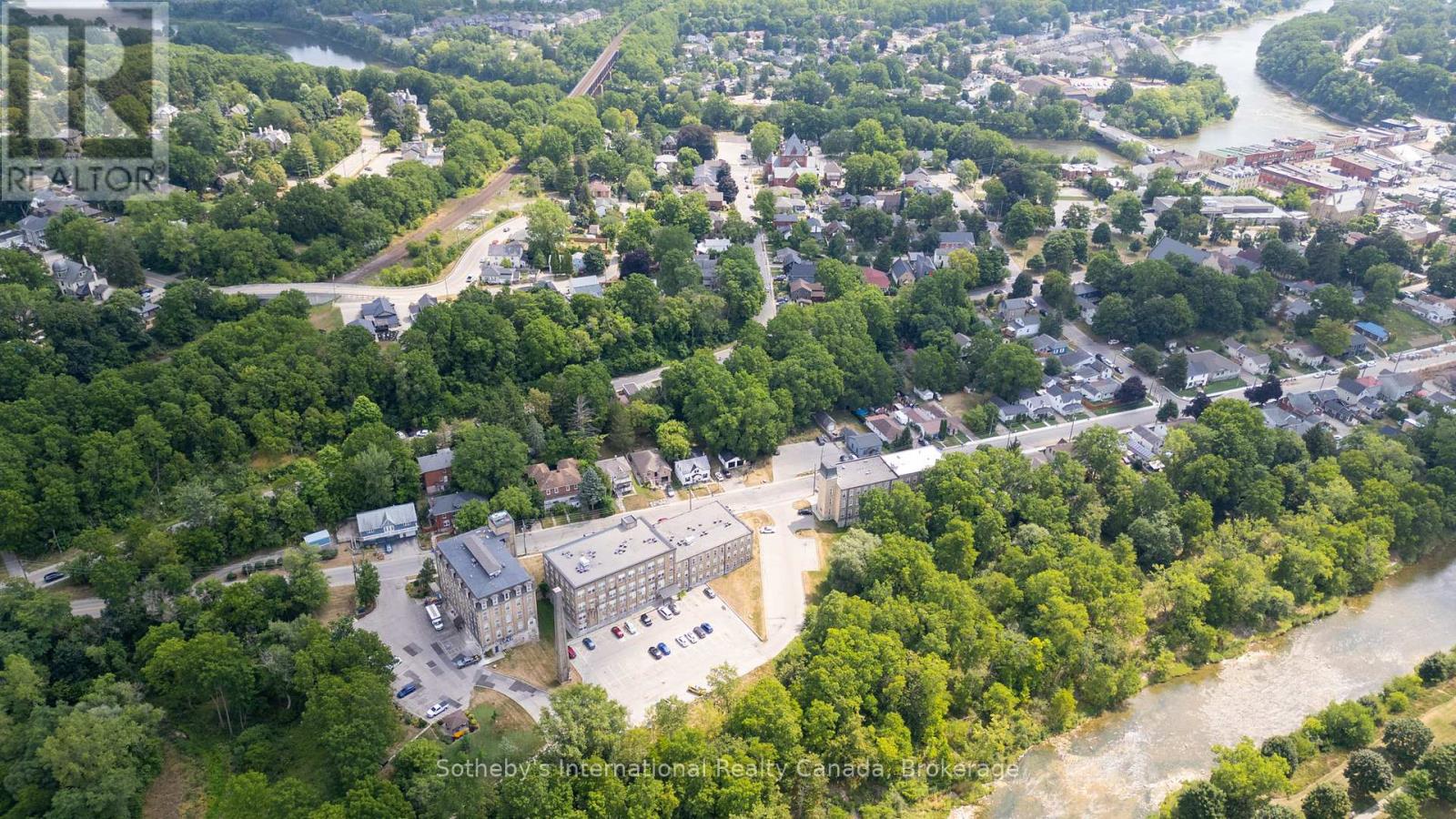 402 - 140 WEST RIVER STREET