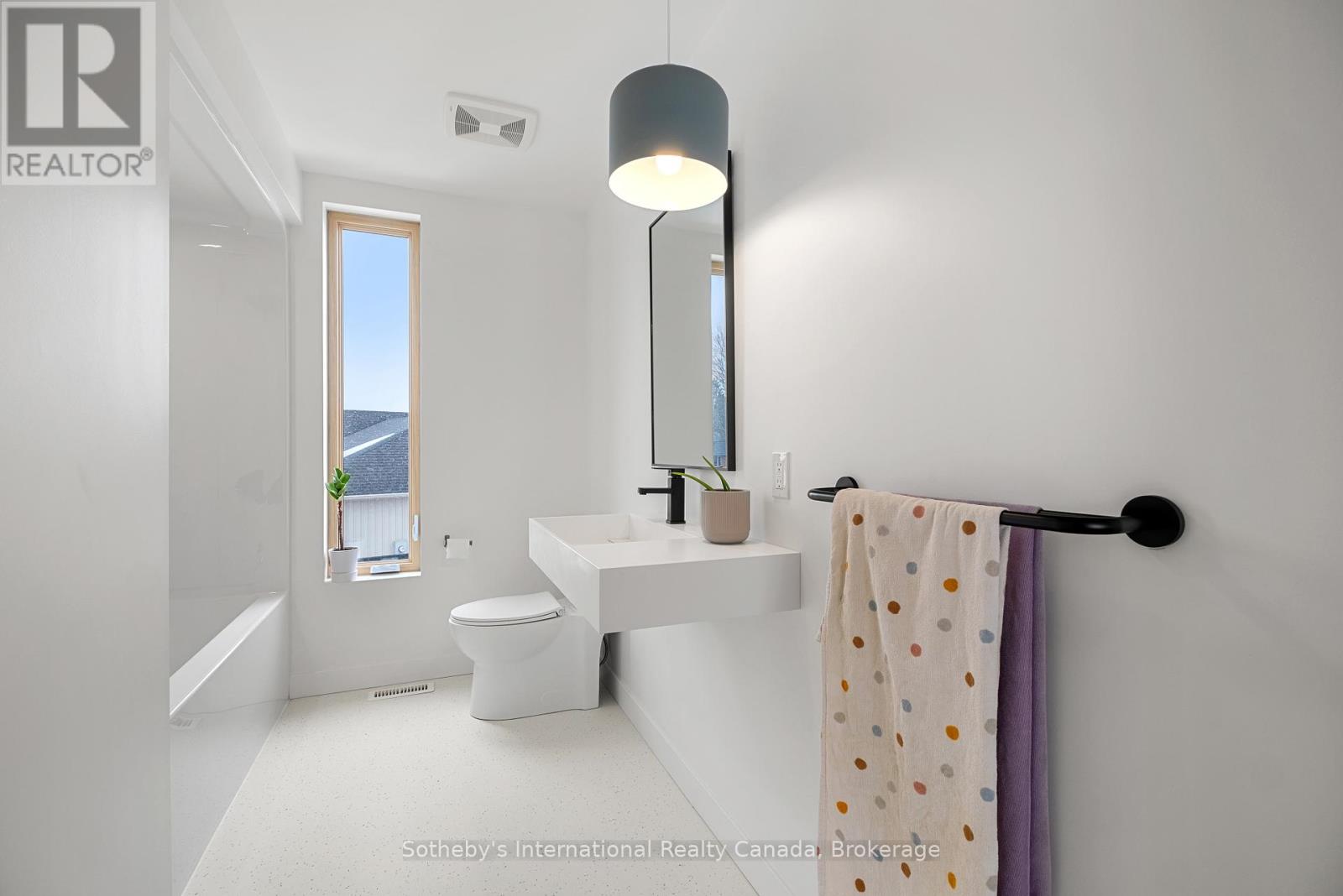 24 WILLIAM STREET W