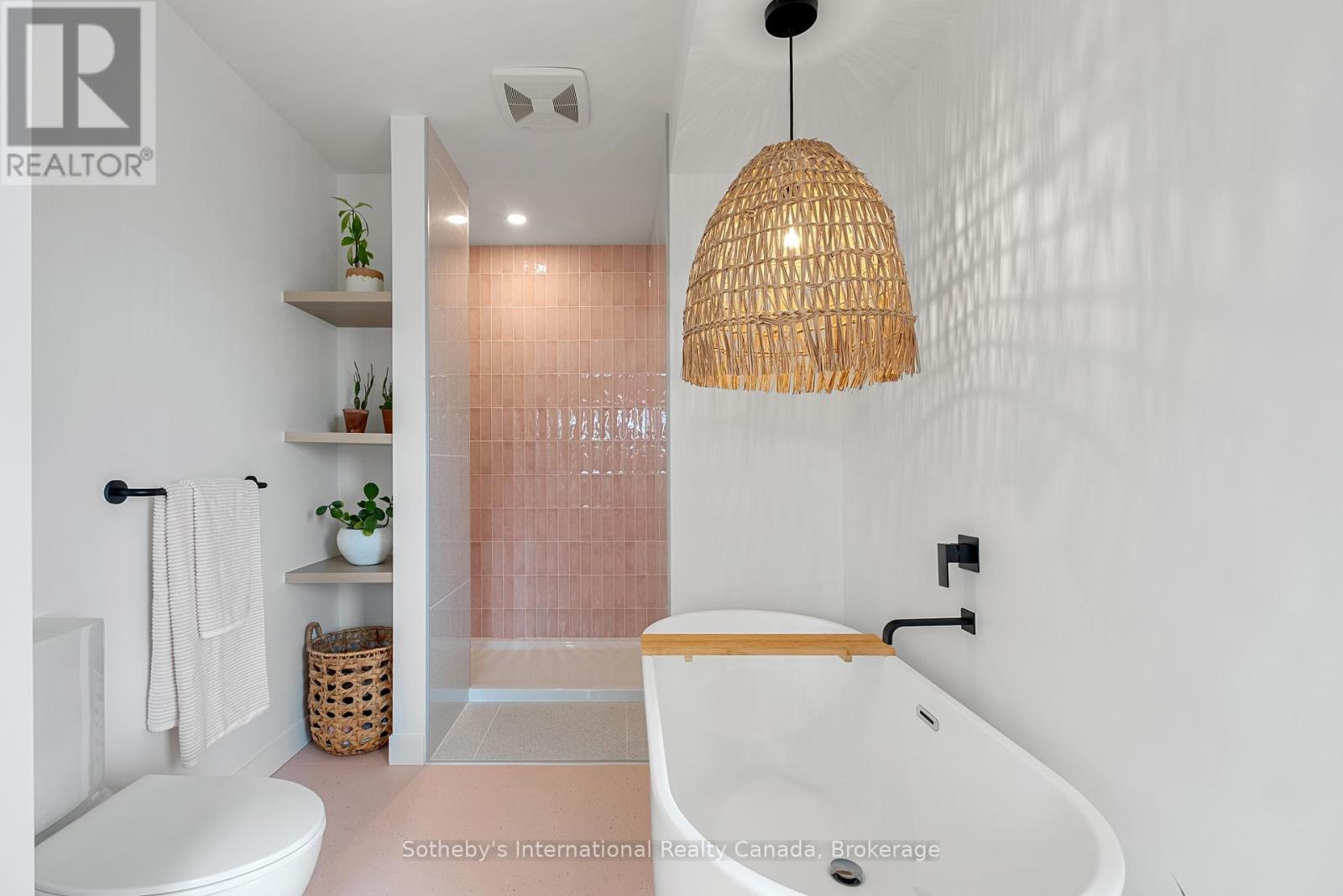 24 WILLIAM STREET W
