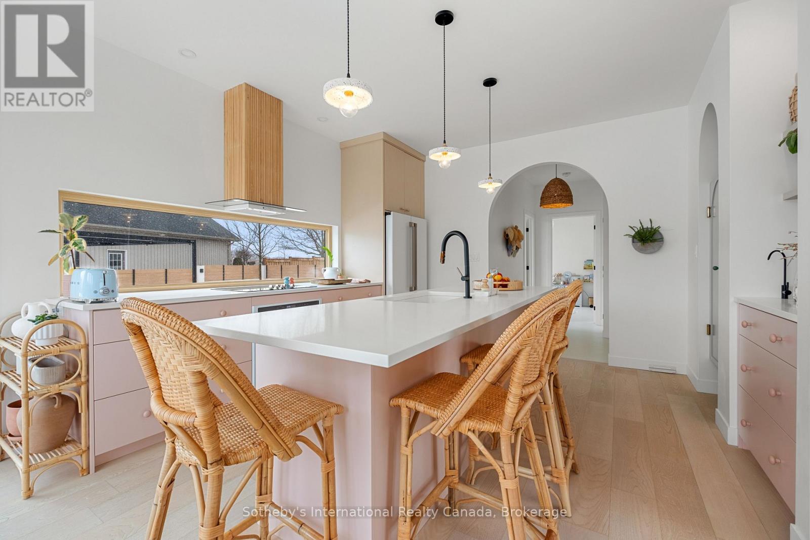 24 WILLIAM STREET W