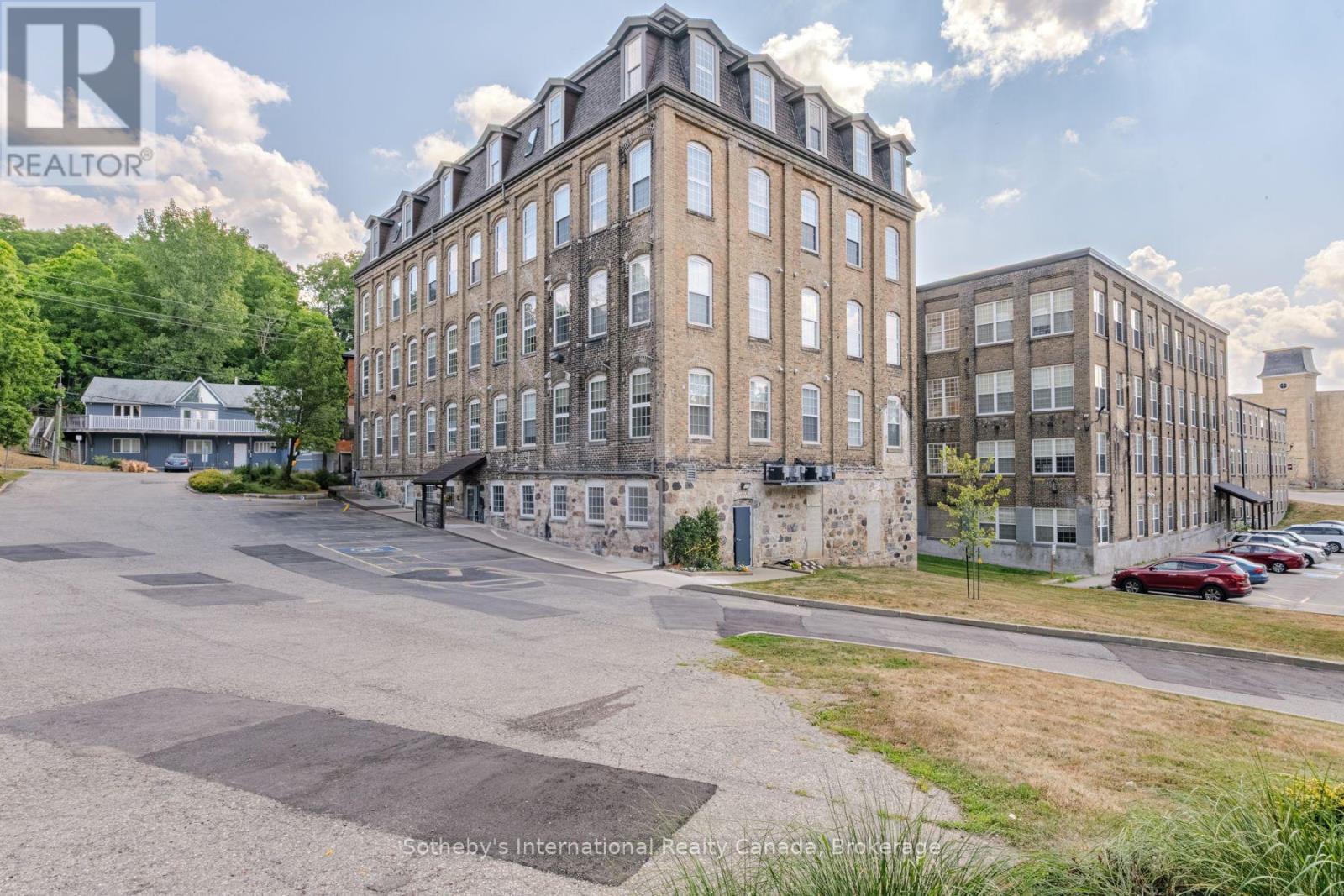 402 - 140 WEST RIVER STREET