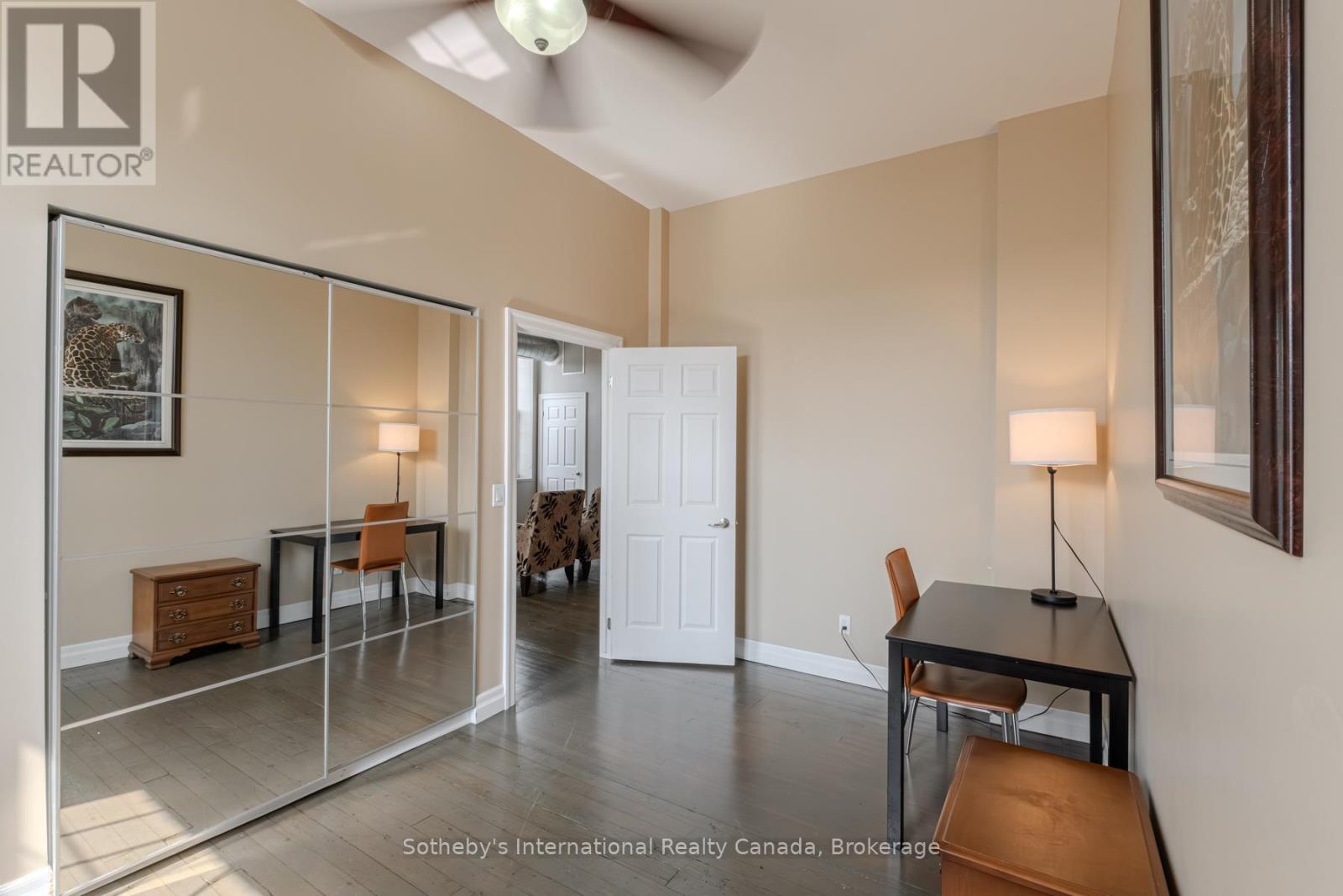 402 - 140 WEST RIVER STREET