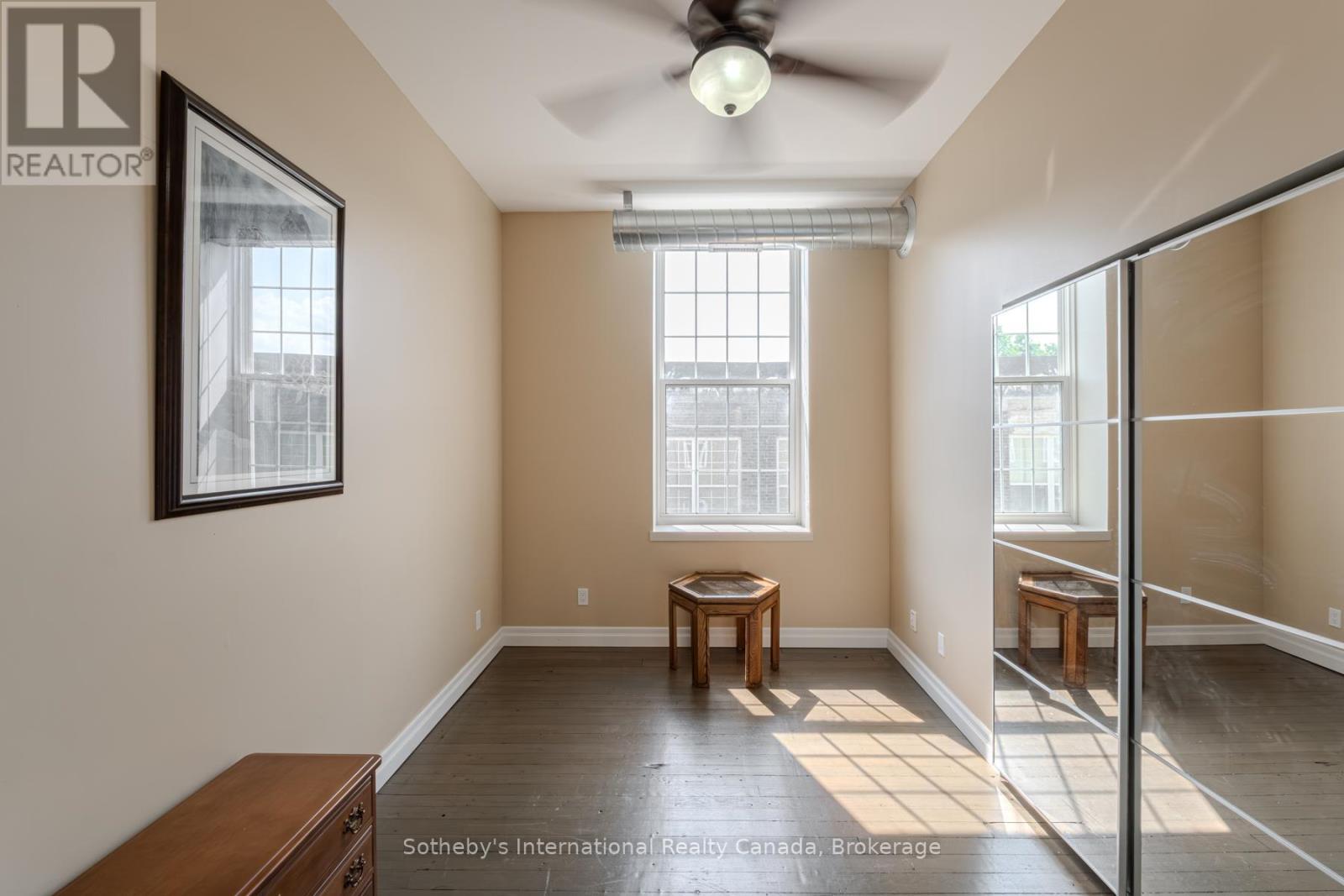 402 - 140 WEST RIVER STREET