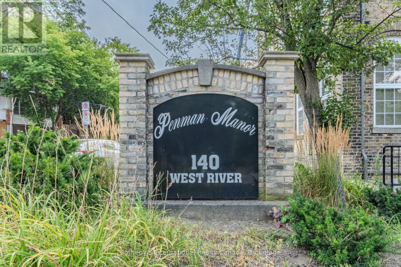 402 - 140 WEST RIVER STREET