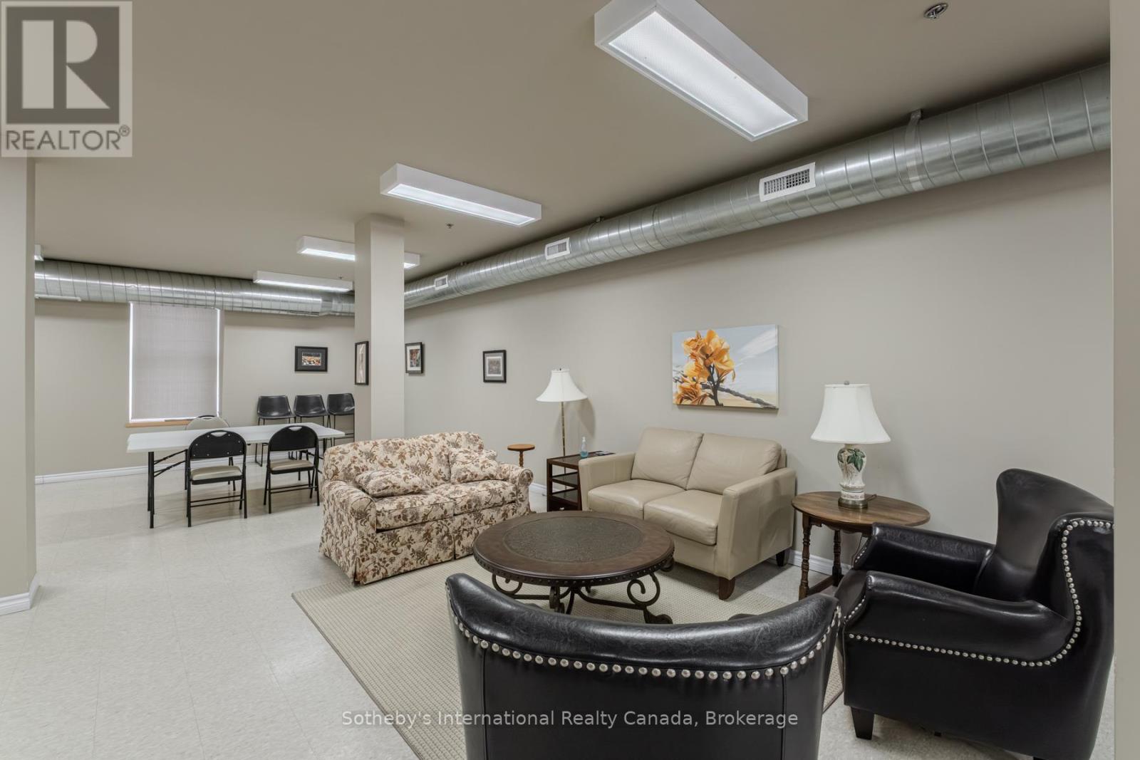 402 - 140 WEST RIVER STREET