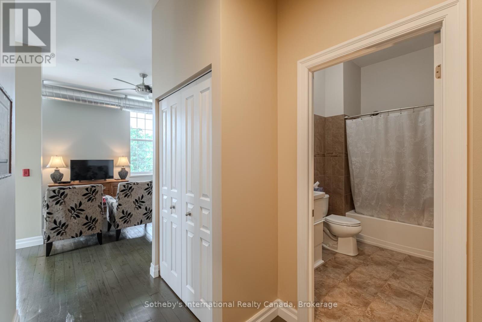 402 - 140 WEST RIVER STREET