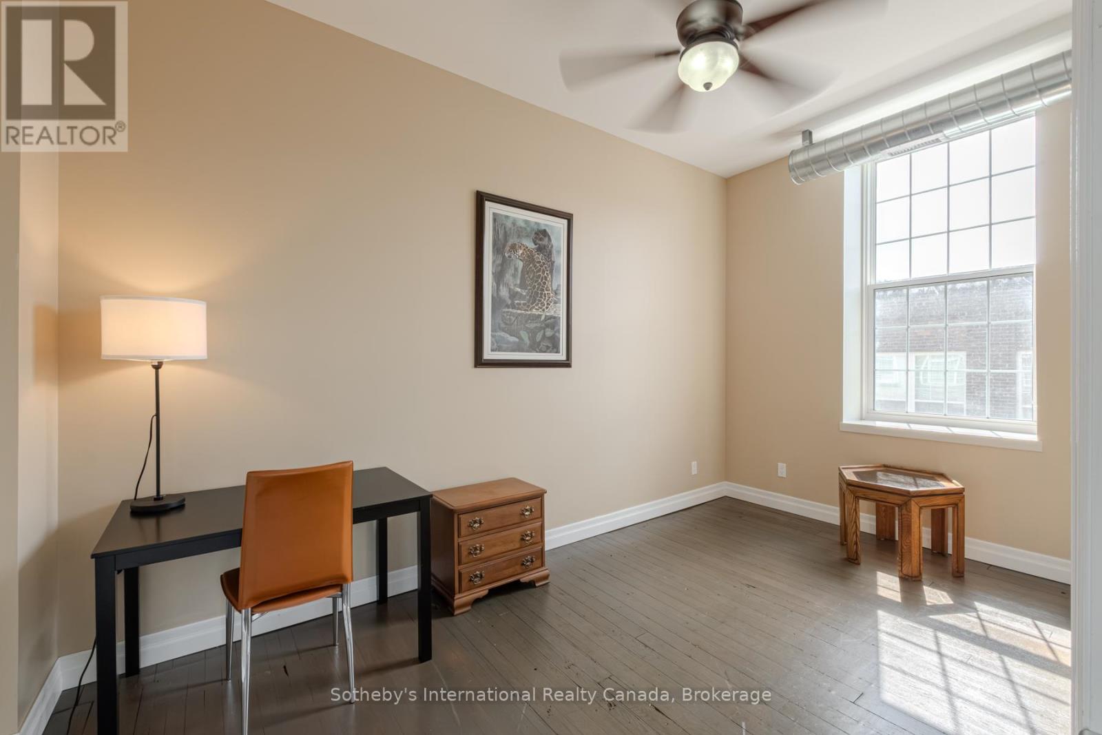 402 - 140 WEST RIVER STREET