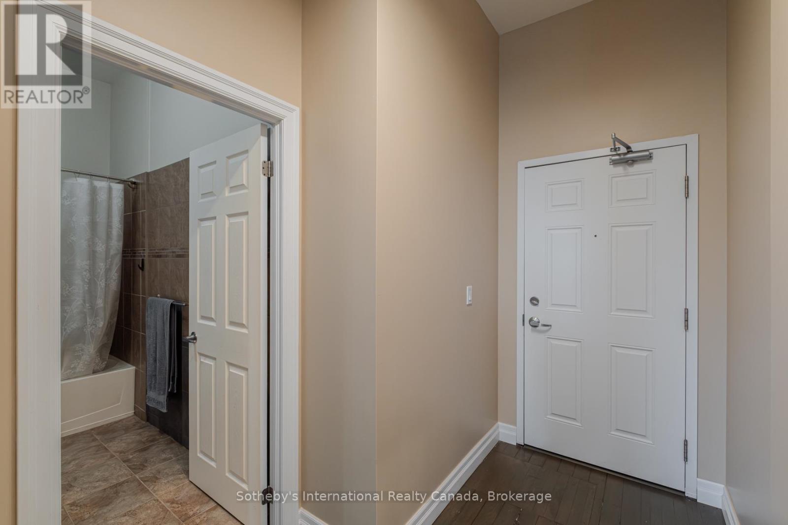 402 - 140 WEST RIVER STREET