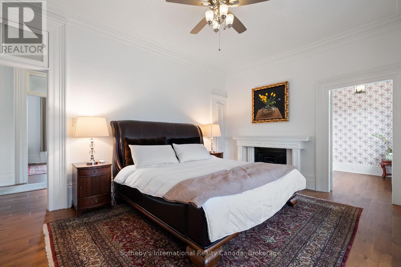 194 GRAND RIVER STREET N