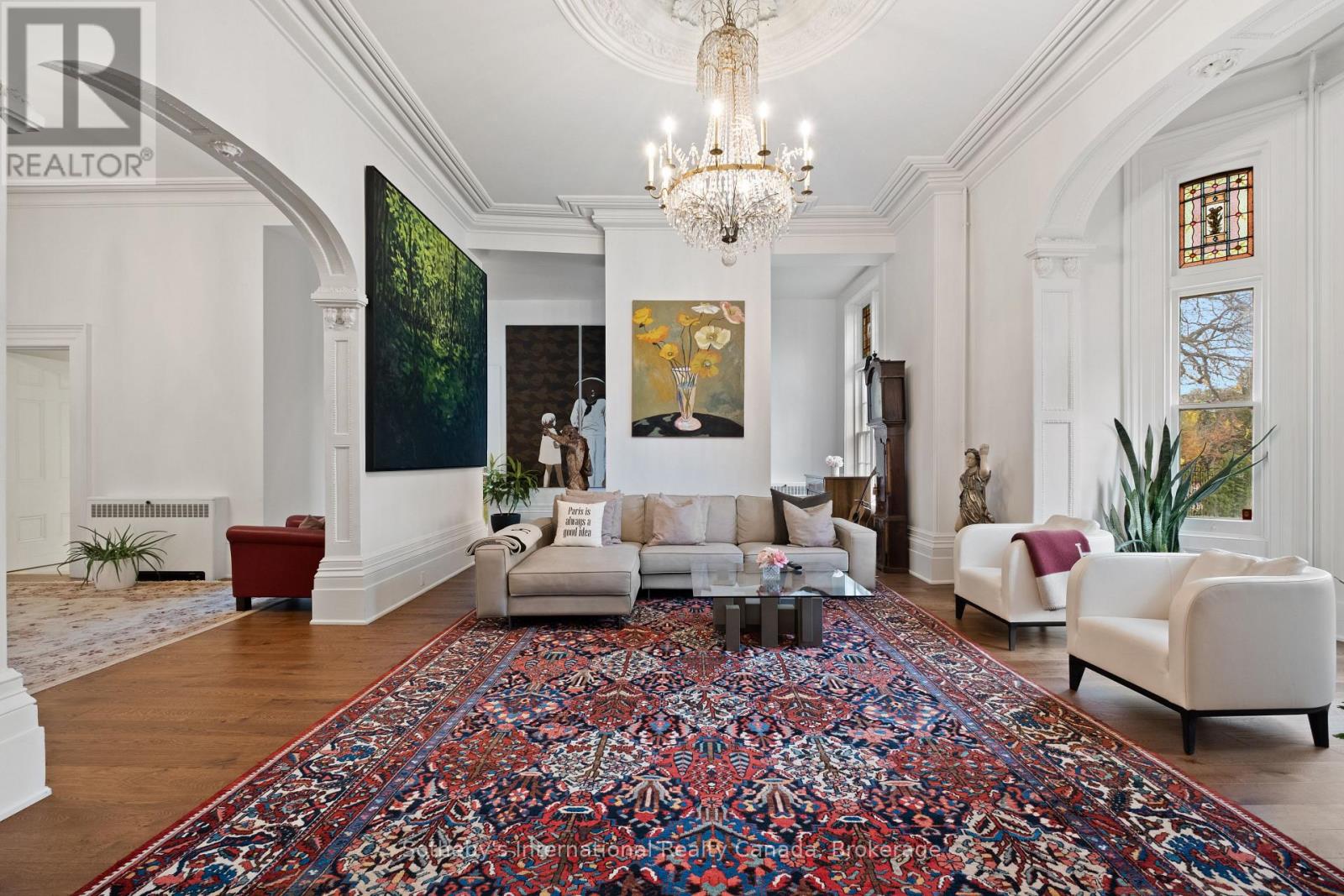 194 GRAND RIVER STREET N