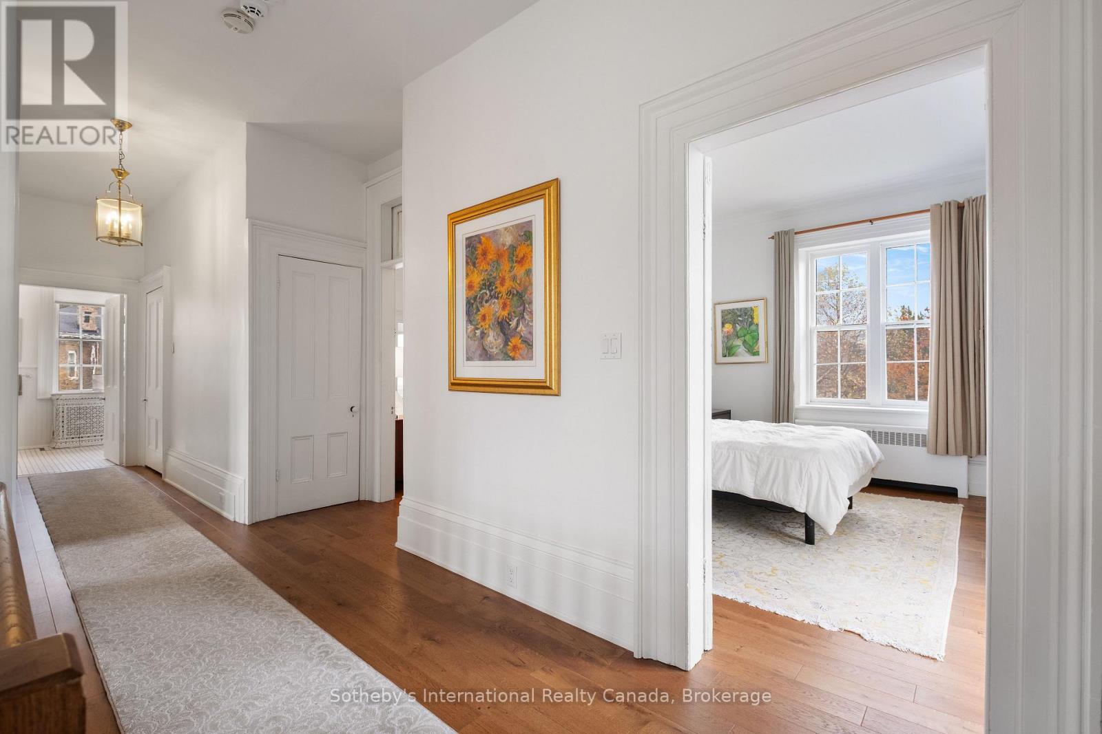 194 GRAND RIVER STREET N