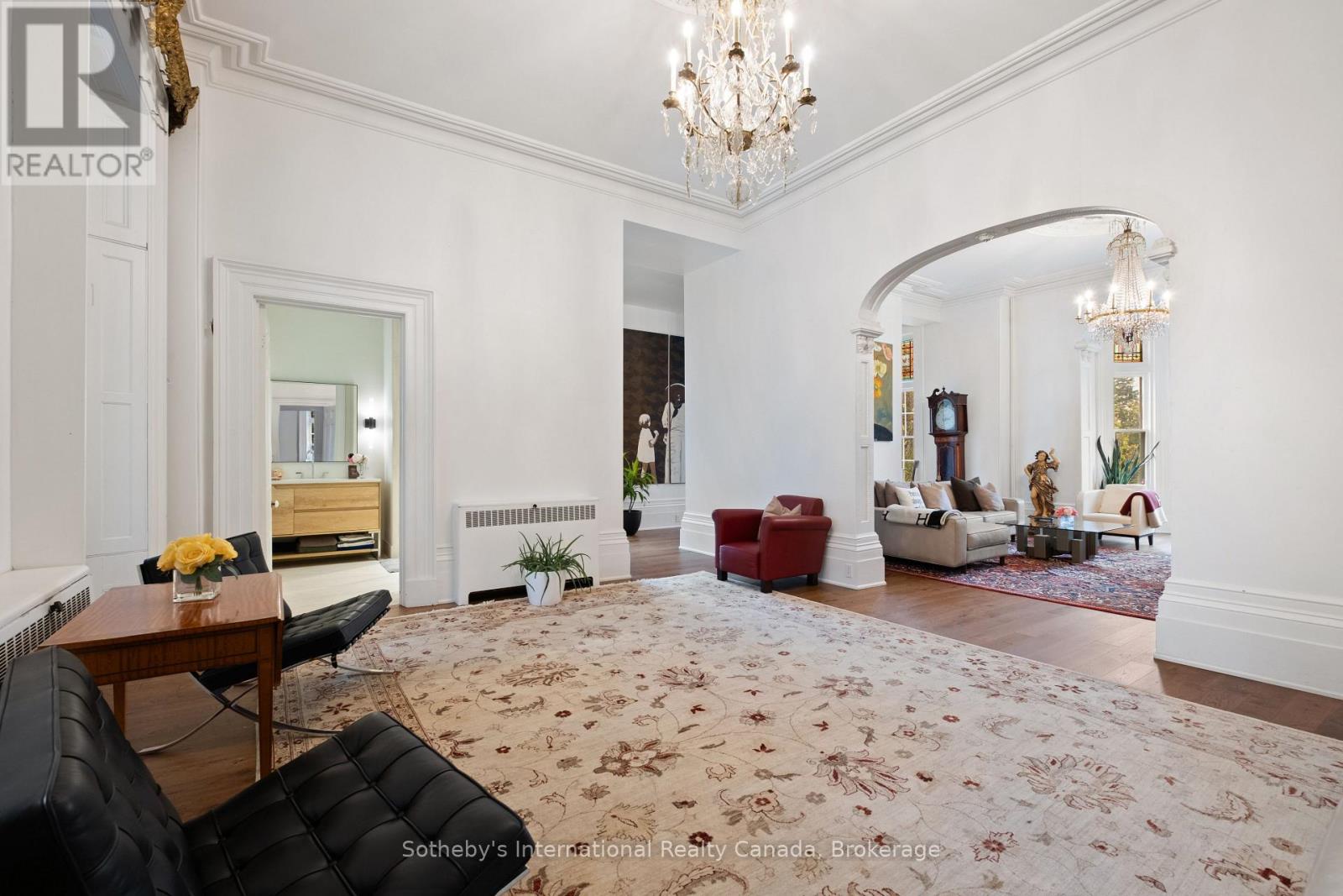 194 GRAND RIVER STREET N