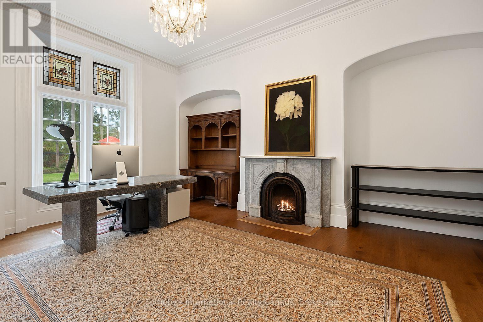 194 GRAND RIVER STREET N