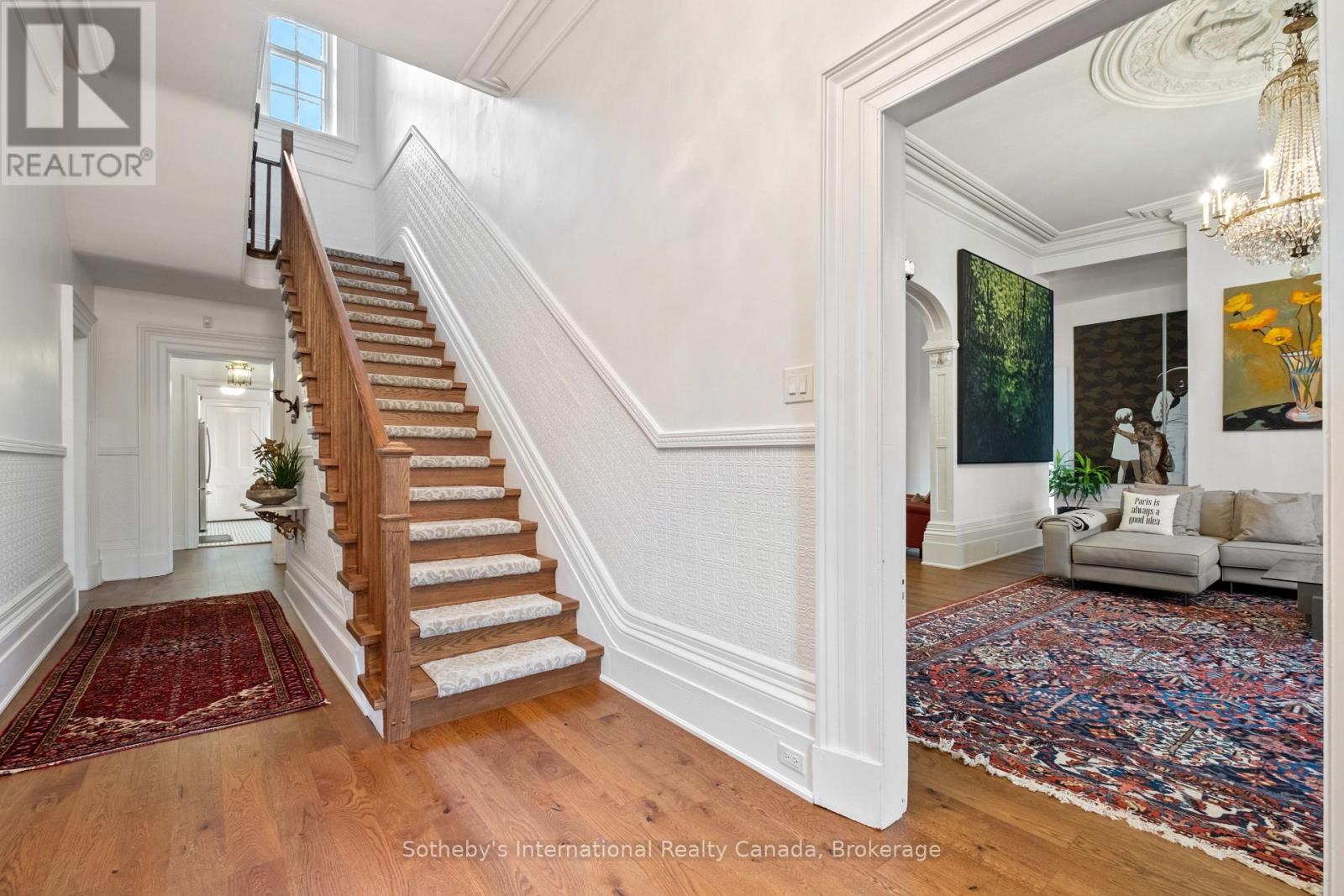 194 GRAND RIVER STREET N