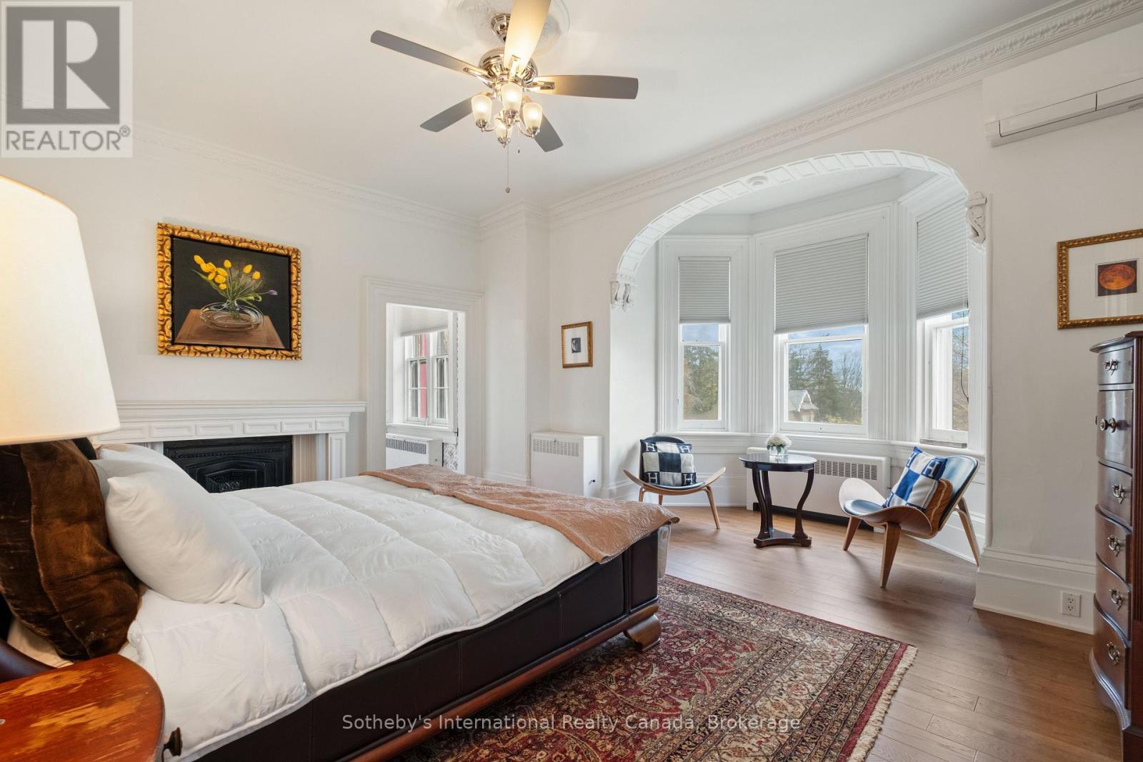 194 GRAND RIVER STREET N