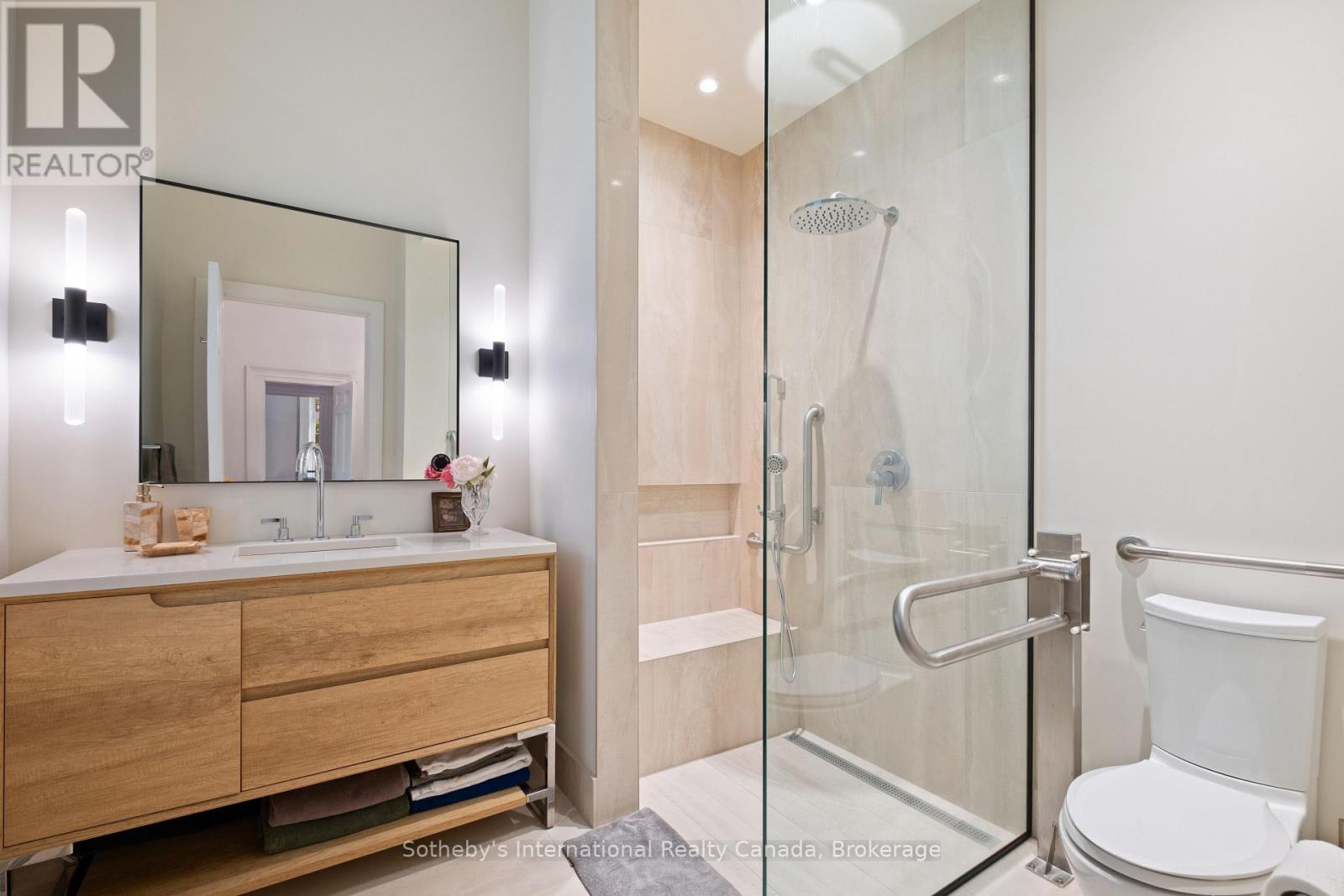 194 GRAND RIVER STREET N