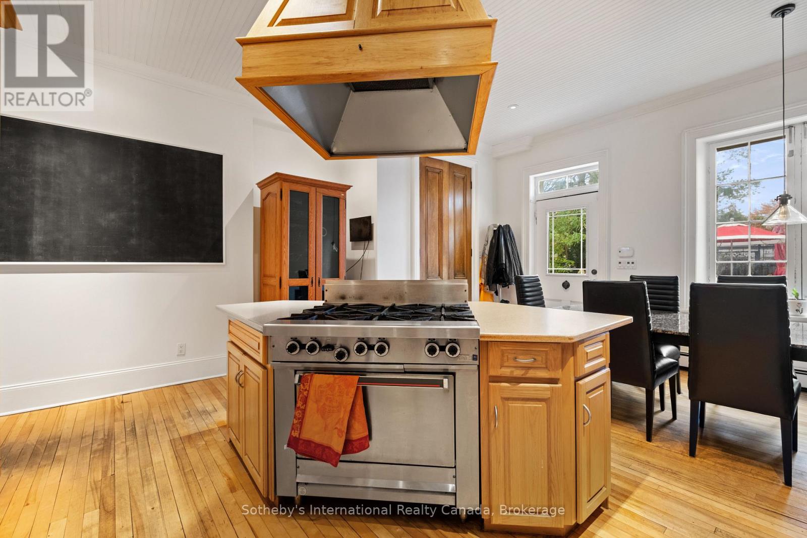 194 GRAND RIVER STREET N