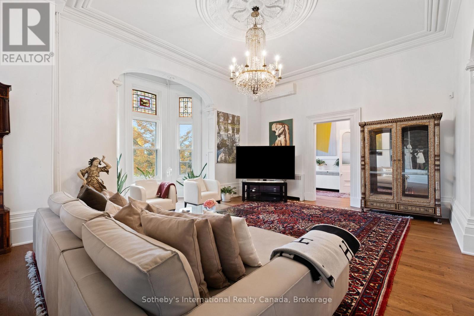 194 GRAND RIVER STREET N