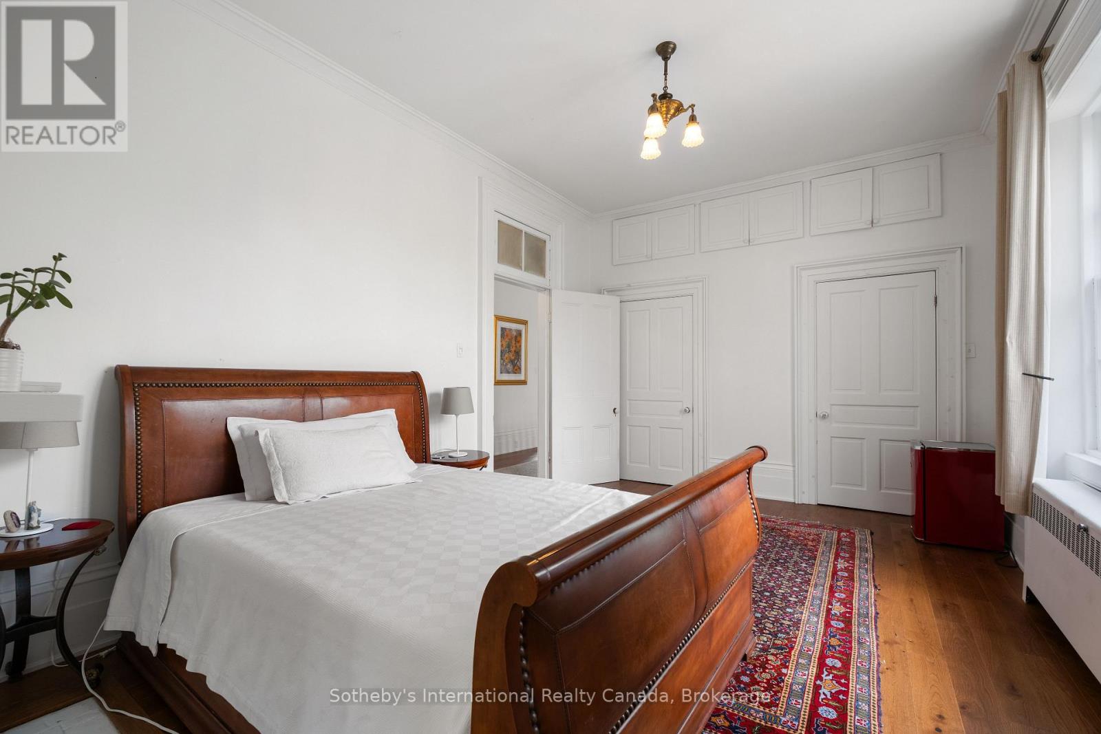 194 GRAND RIVER STREET N