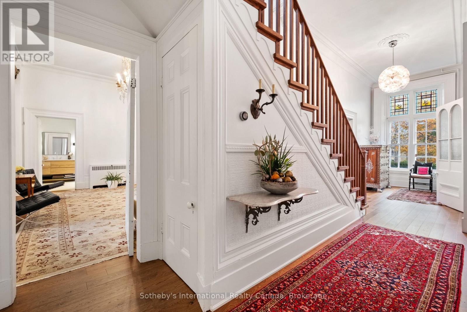 194 GRAND RIVER STREET N