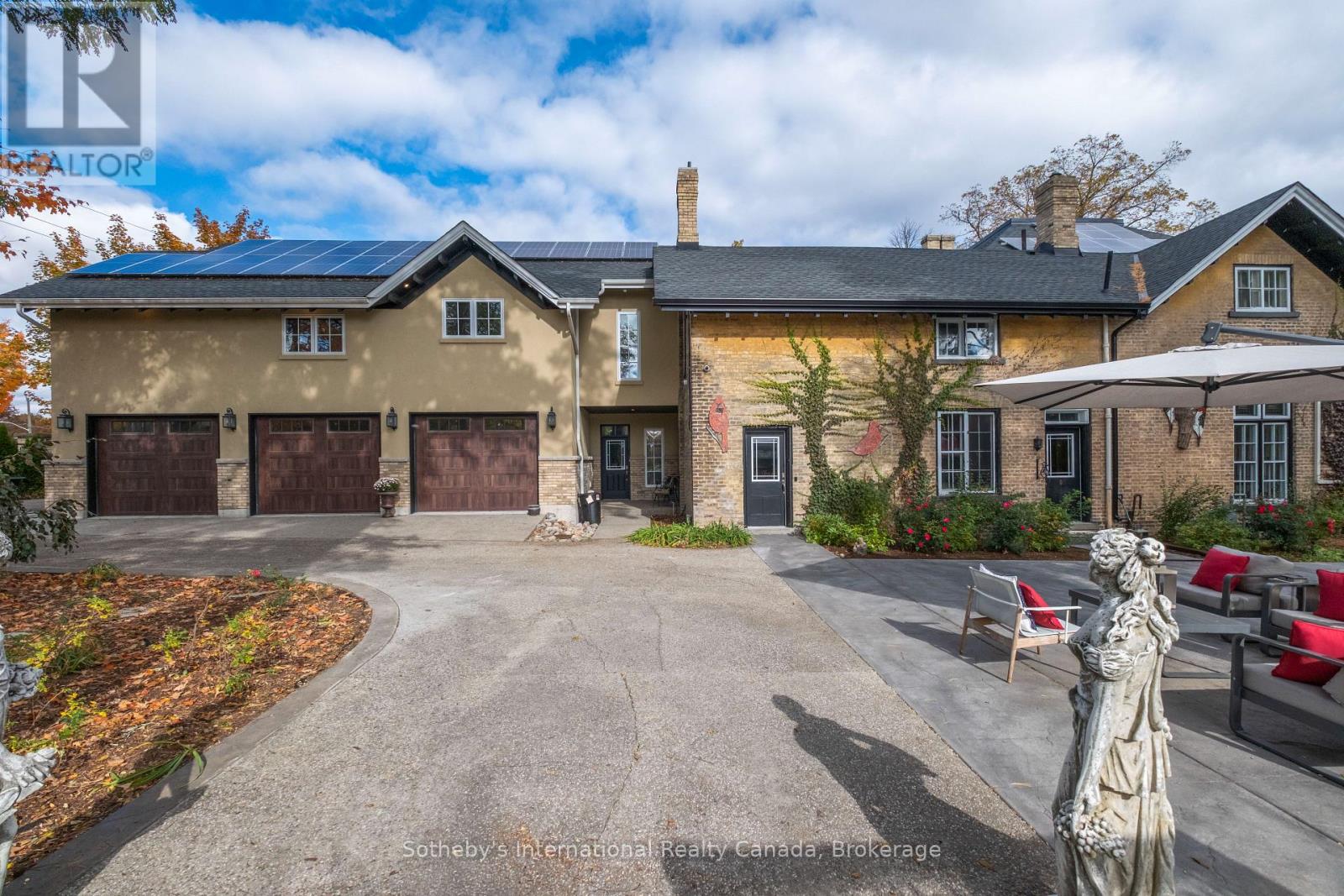 194 GRAND RIVER STREET N