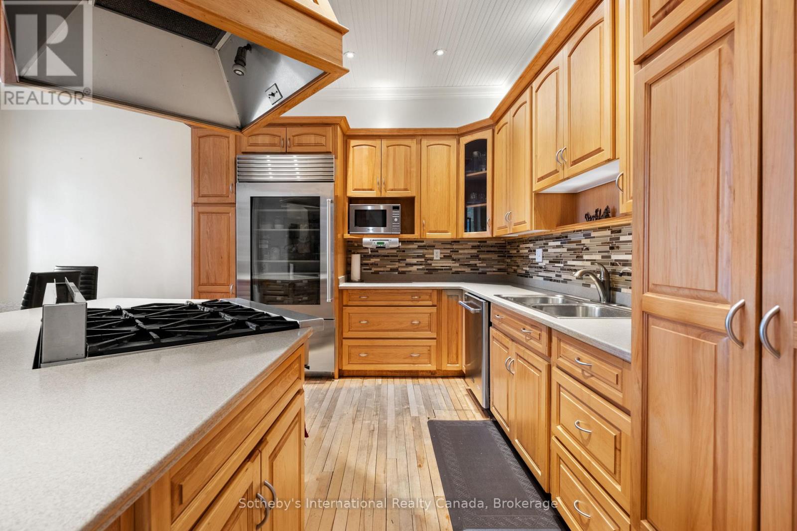 194 GRAND RIVER STREET N