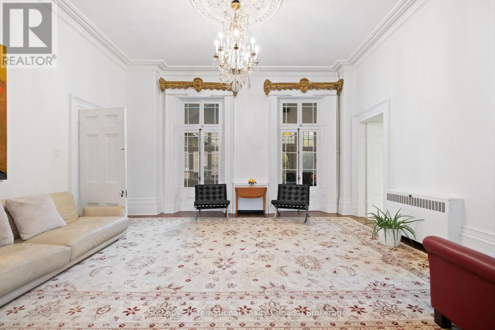 194 GRAND RIVER STREET N