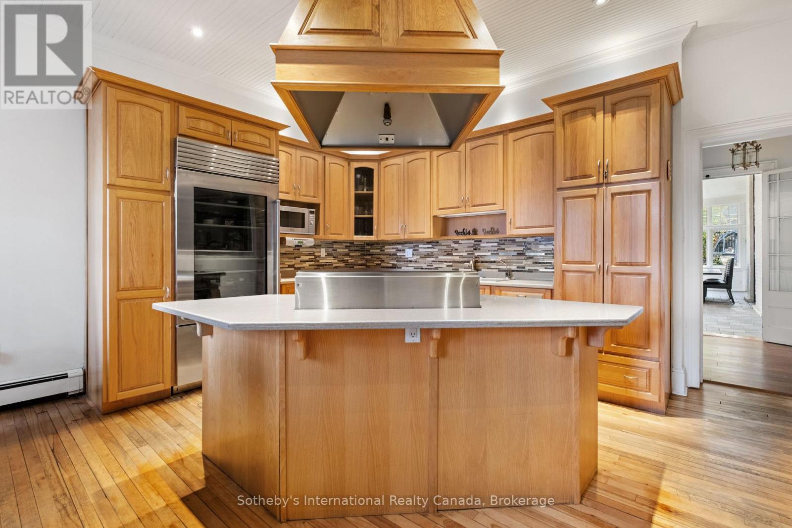 194 GRAND RIVER STREET N