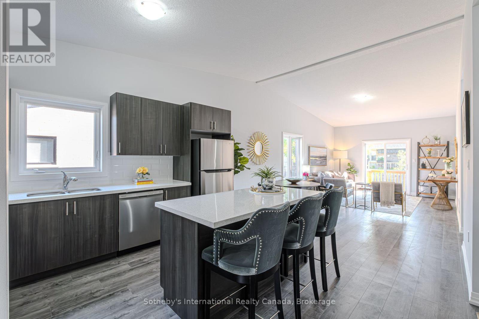 20 - 550 GREY STREET