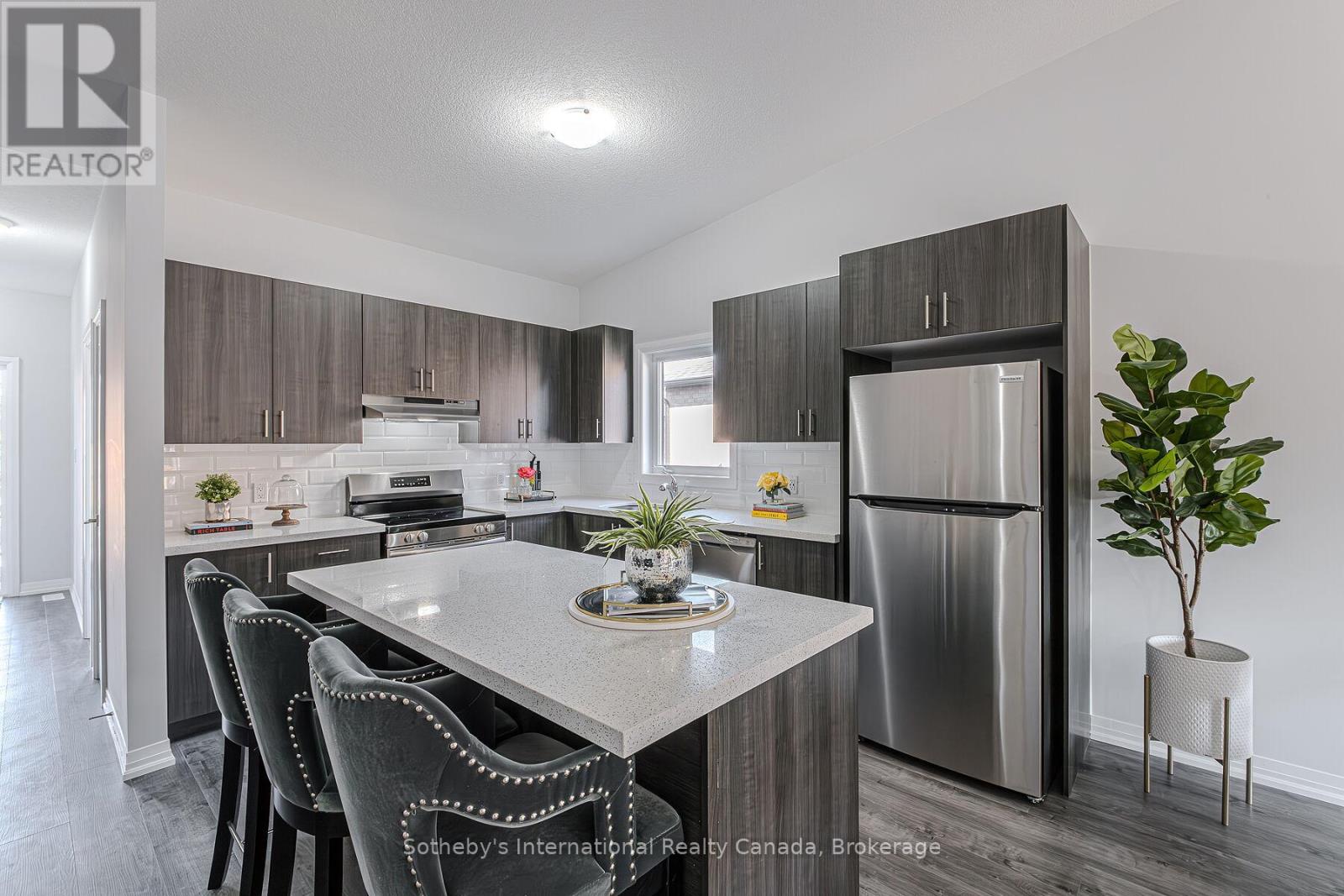 20 - 550 GREY STREET