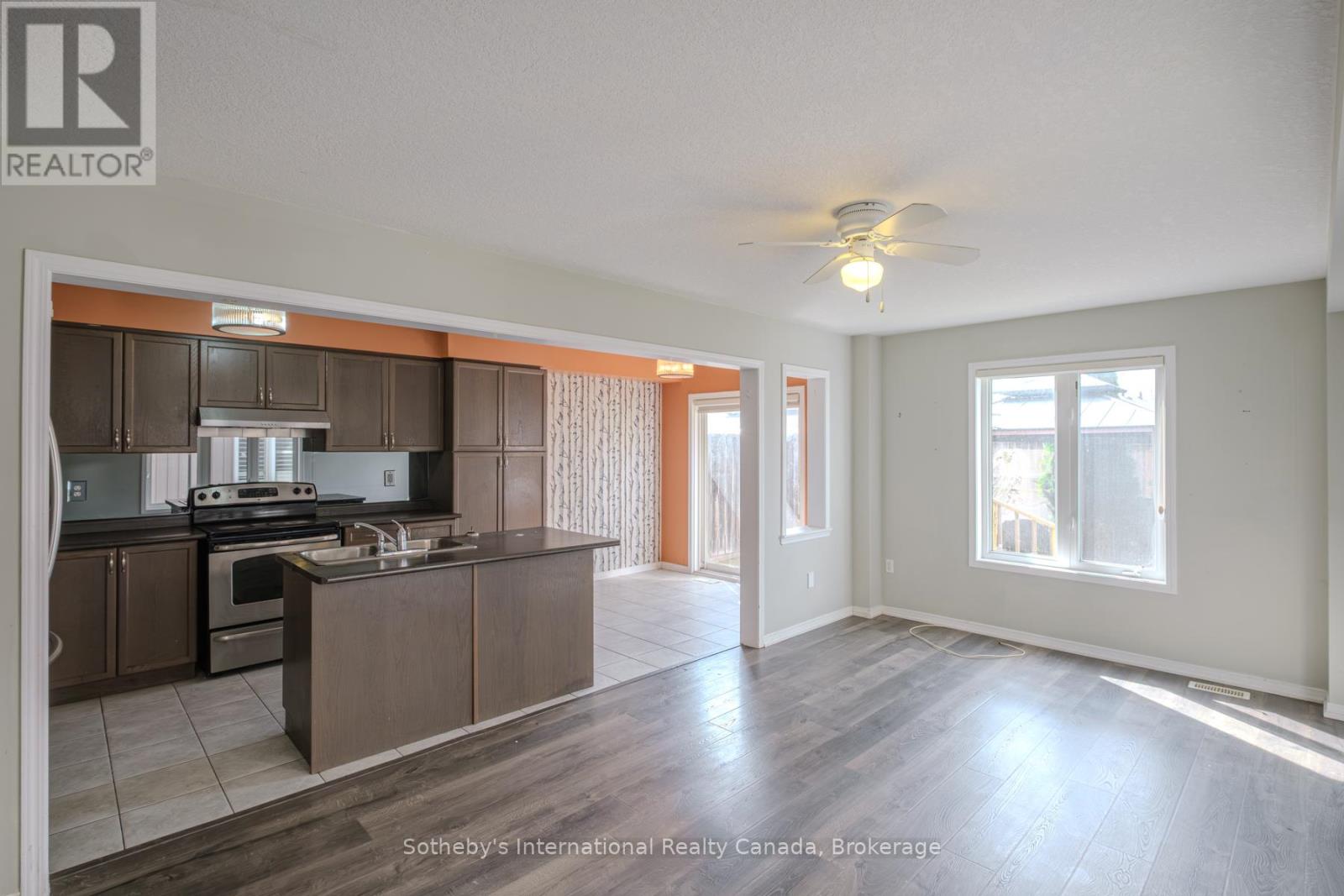 17 DWYER COURT
