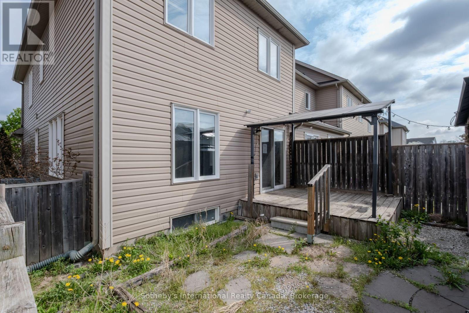 17 DWYER COURT