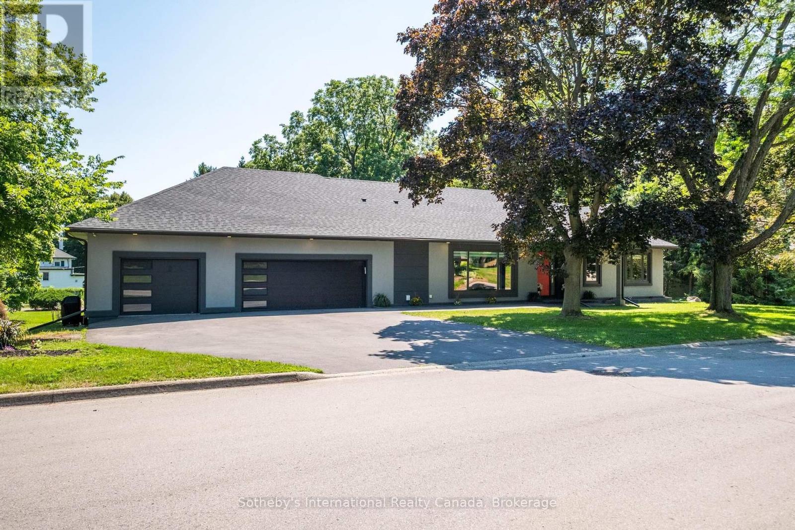 1 GAYWOOD GARDENS