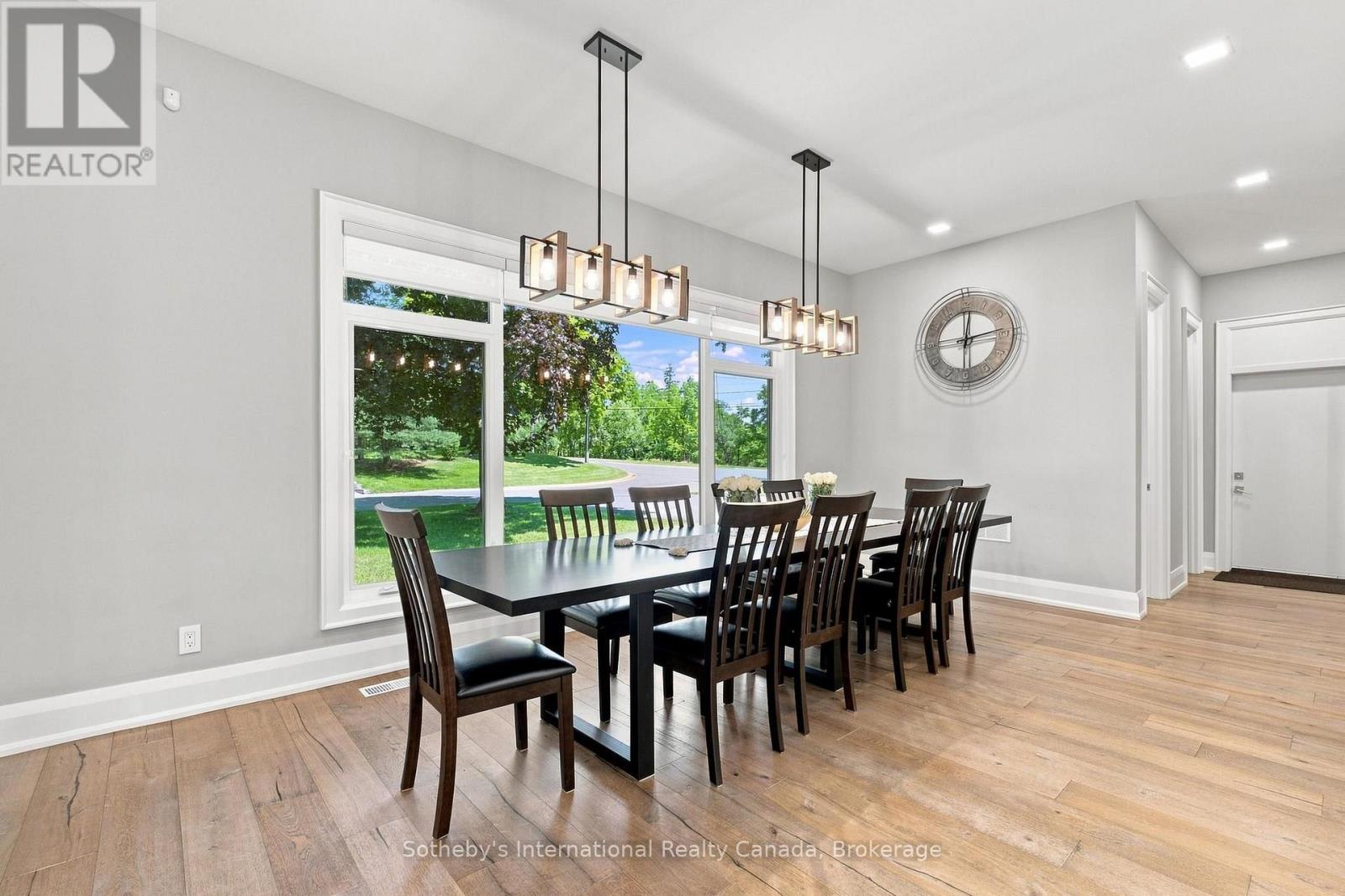 1 GAYWOOD GARDENS