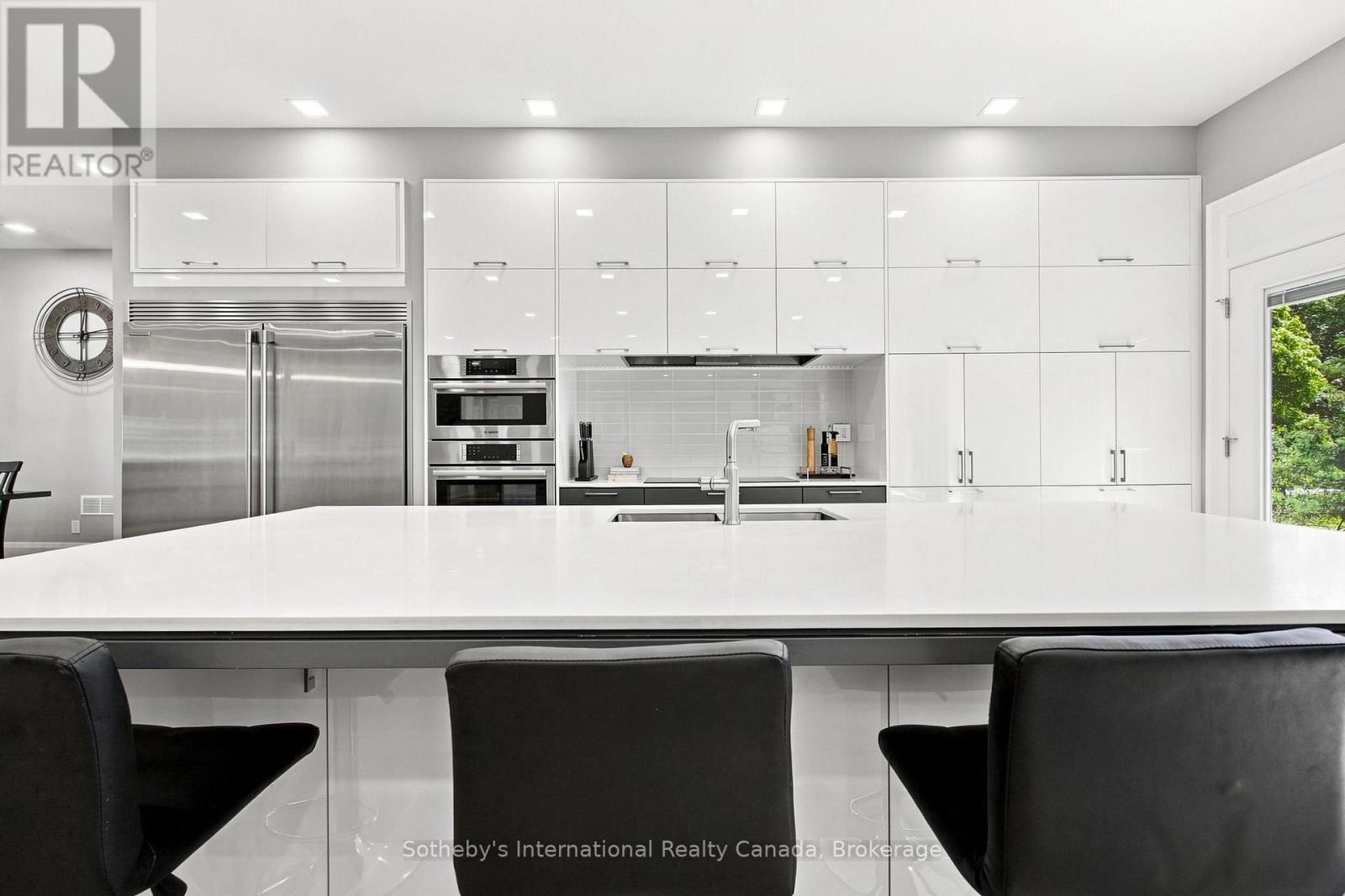 1 GAYWOOD GARDENS