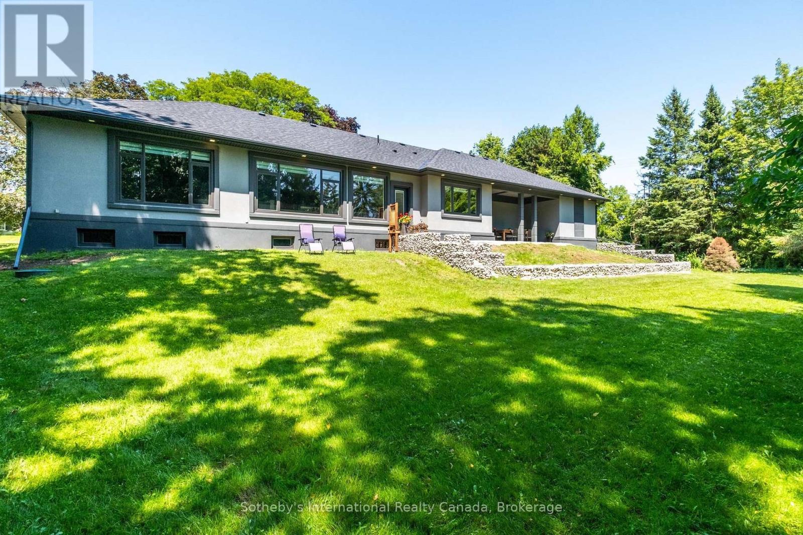 1 GAYWOOD GARDENS