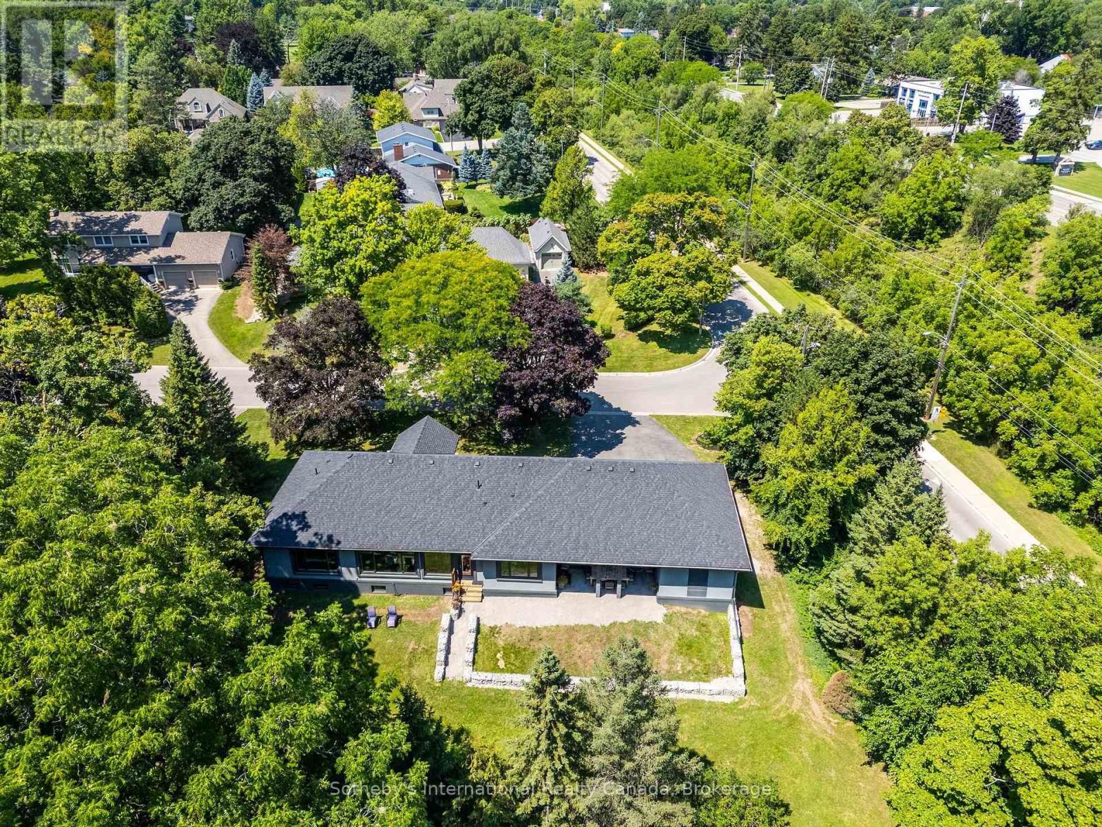 1 GAYWOOD GARDENS